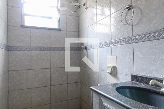 Banheiro de casa para alugar com 1 quarto, 50m² em Inhaúma, Rio de Janeiro