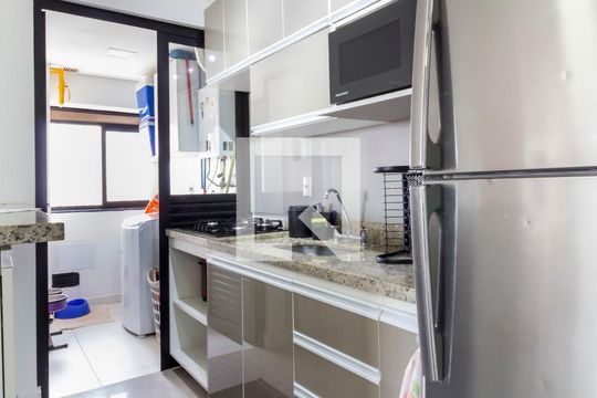 Cozinha de apartamento à venda com 2 quartos, 57m² em Vila Ester (zona Norte), São Paulo