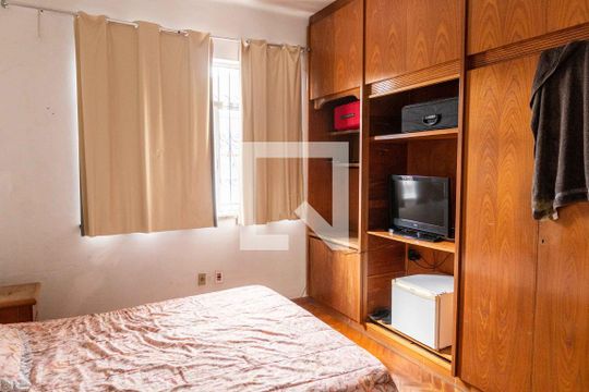Suíte de casa à venda com 4 quartos, 700m² em Fonseca, Niterói