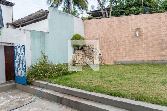 Quintal de casa à venda com 4 quartos, 700m² em Fonseca, Niterói