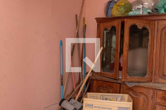 Quarto de Serviço de casa à venda com 3 quartos, 200m² em Fonseca, Niterói