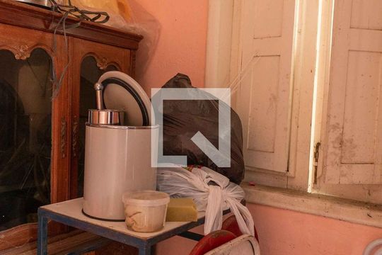 Quarto de Serviço de casa à venda com 3 quartos, 200m² em Fonseca, Niterói