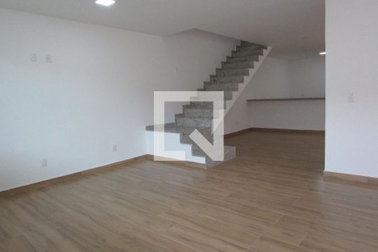 Casa para alugar com 3 quartos, 163m² em Campo Grande, Rio de Janeiro
