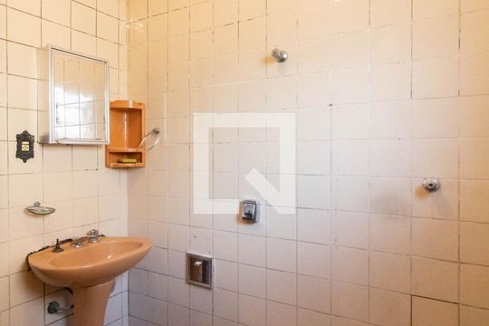 Banheiro de casa à venda com 2 quartos, 515m² em Gopouva, Guarulhos