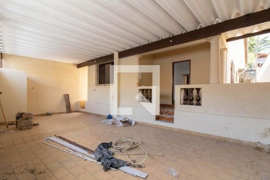 Garagem de casa à venda com 2 quartos, 515m² em Gopouva, Guarulhos