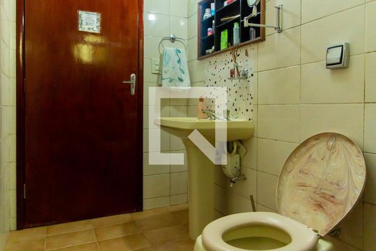 Banheiro 1 de casa à venda com 5 quartos, 205m² em Vila Guilhermina, São Paulo