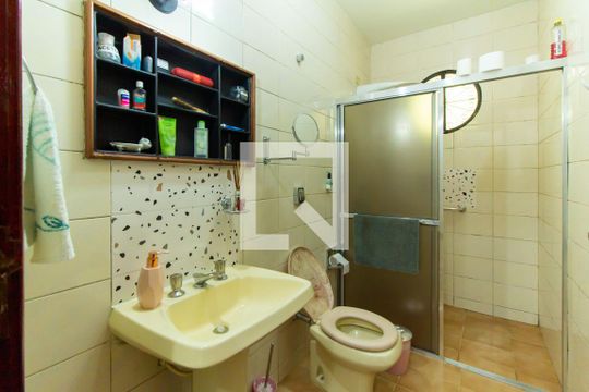 Banheiro 1 de casa à venda com 5 quartos, 205m² em Vila Guilhermina, São Paulo