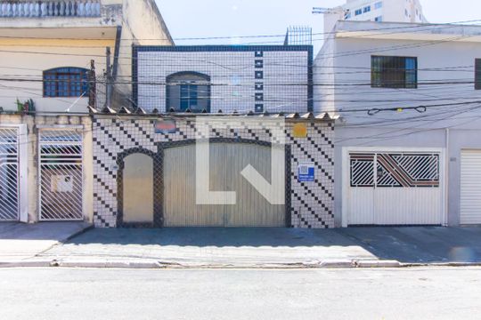 Fachada de casa à venda com 5 quartos, 205m² em Vila Guilhermina, São Paulo