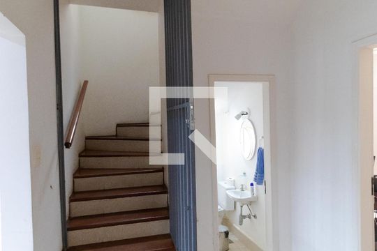 Escada de casa à venda com 4 quartos, 175m² em Vila Itapura, Campinas
