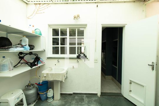 Área de Serviço de casa de condomínio para alugar com 2 quartos, 90m² em Jardim Barbacena, Cotia