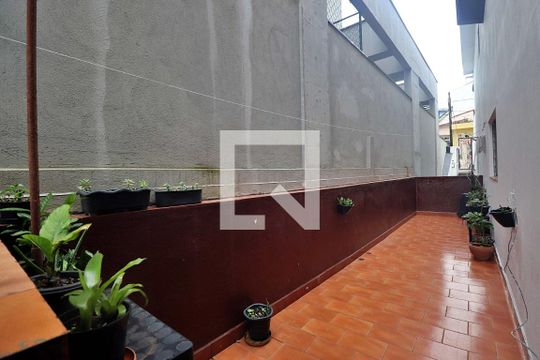 Quintal de casa à venda com 4 quartos, 395m² em Vila Curuca, Santo André