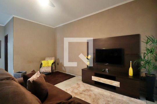 Sala de casa à venda com 4 quartos, 395m² em Vila Curuca, Santo André