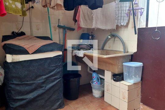 Área de Serviço de casa à venda com 4 quartos, 395m² em Vila Curuca, Santo André
