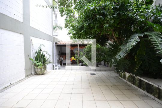 Quintal de casa à venda com 3 quartos, 270m² em Ipiranga, São Paulo