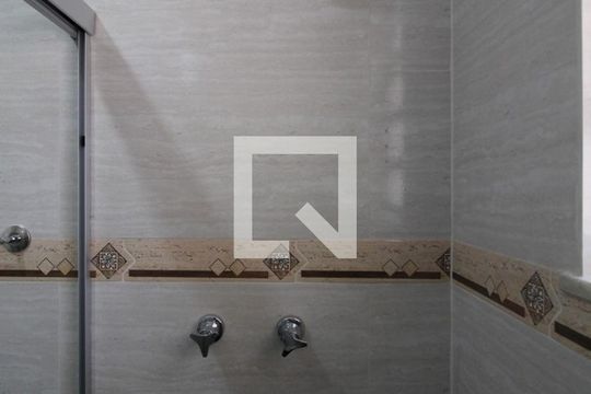 Banheiro social de apartamento para alugar com 2 quartos, 70m² em Pilares, Rio de Janeiro