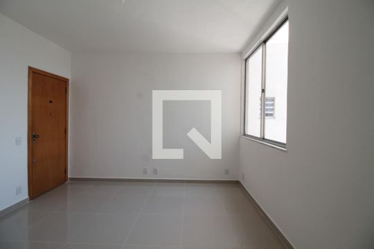 Sala de apartamento para alugar com 2 quartos, 70m² em Pilares, Rio de Janeiro