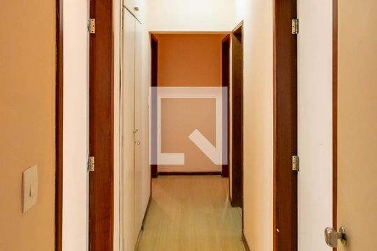 Corredor de apartamento à venda com 4 quartos, 248m² em Ouro Preto, Belo Horizonte