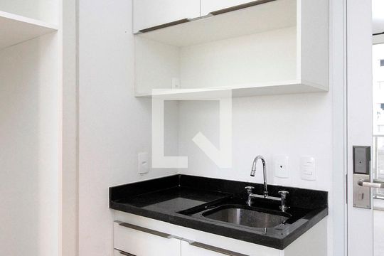 Cozinha de kitnet/studio para alugar com 1 quarto, 18m² em Consolação, São Paulo
