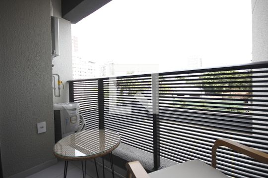 varanda de kitnet/studio à venda com 1 quarto, 25m² em Vila Mariana, São Paulo