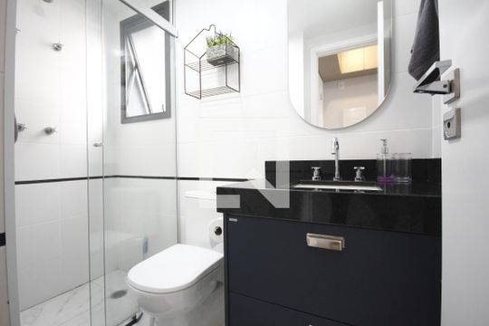 Banheiro de kitnet/studio à venda com 1 quarto, 25m² em Vila Mariana, São Paulo