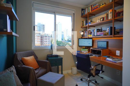 Quarto 2 de apartamento para alugar com 2 quartos, 73m² em Santa Cecília, Porto Alegre