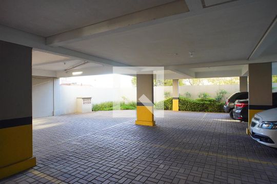 Garagem de apartamento para alugar com 2 quartos, 73m² em Santa Cecília, Porto Alegre