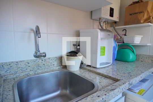 Área de Serviço de apartamento para alugar com 2 quartos, 73m² em Santa Cecília, Porto Alegre