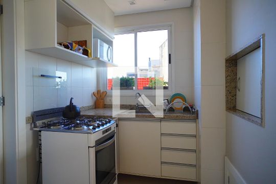 Cozinha de apartamento para alugar com 2 quartos, 73m² em Rio Branco, Porto Alegre