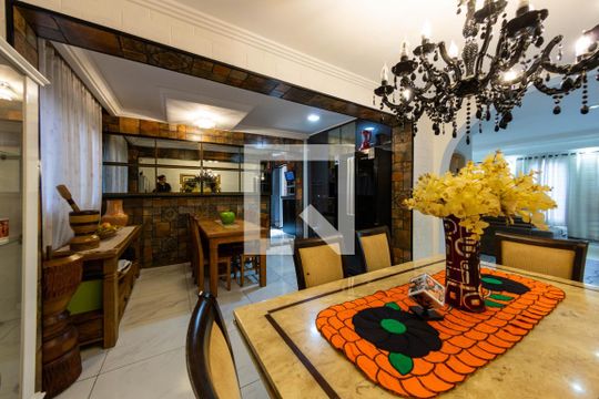 Sala de casa à venda com 3 quartos, 150m² em Vila Nova, São Paulo