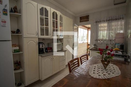Cozinha de casa à venda com 3 quartos, 193m² em Nova Petrópolis, São Bernardo do Campo