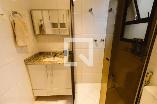 Banheiro da Suíte 1 de apartamento para alugar com 2 quartos, 58m² em Vila Pompéia, São Paulo