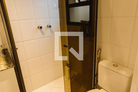 Banheiro da Suíte 1 de apartamento para alugar com 2 quartos, 58m² em Vila Pompéia, São Paulo