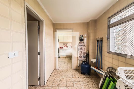 Área de Serviço de apartamento para alugar com 2 quartos, 84m² em Vila Alzira, Guarujá