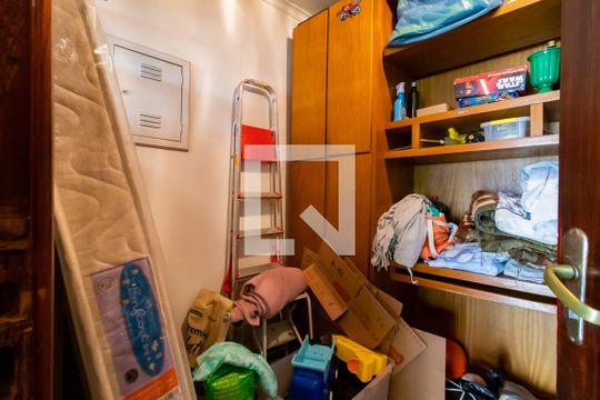Quarto de Serviço de casa à venda com 3 quartos, 220m² em Jardim Vergueiro, São Paulo