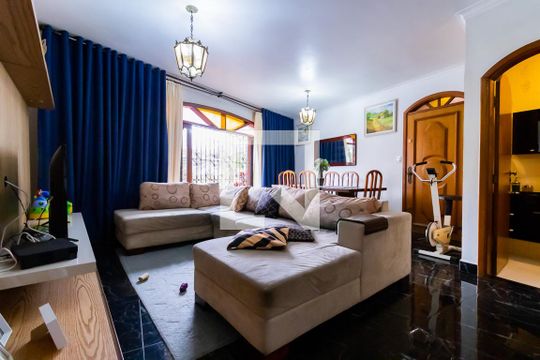Casa à venda com 3 quartos, 220m² em Jardim Vergueiro, São Paulo