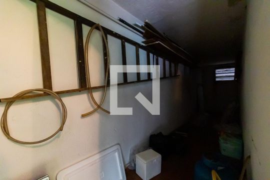 Depósito da Garagem de casa à venda com 3 quartos, 220m² em Jardim Vergueiro, São Paulo
