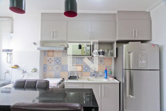 Cozinha de apartamento para alugar com 2 quartos, 45m² em Jardim Iris, São Paulo