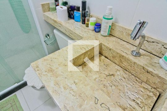 Banheiro de apartamento para alugar com 2 quartos, 45m² em Jardim Iris, São Paulo