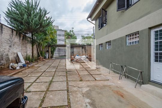 Garagem - Área Externa de kitnet/studio para alugar com 1 quarto, 32m² em Caiçaras, Belo Horizonte