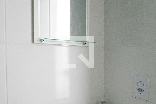 Banheiro de kitnet/studio para alugar com 1 quarto, 22m² em Cidade Mãe do Céu, São Paulo