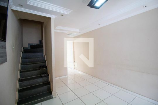 Sala de casa de condomínio para alugar com 2 quartos, 65m² em Parada Xv de Novembro, São Paulo