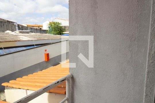 Varanda de casa de condomínio para alugar com 2 quartos, 65m² em Parada Xv de Novembro, São Paulo