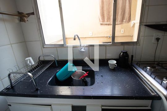 Pia de casa de condomínio para alugar com 2 quartos, 65m² em Parada Xv de Novembro, São Paulo