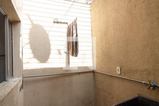 Área de Serviço de casa de condomínio para alugar com 2 quartos, 65m² em Parada Xv de Novembro, São Paulo