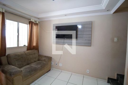 Sala de casa de condomínio para alugar com 2 quartos, 65m² em Parada Xv de Novembro, São Paulo