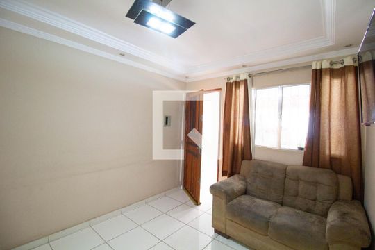 Sala de casa de condomínio para alugar com 2 quartos, 65m² em Parada Xv de Novembro, São Paulo