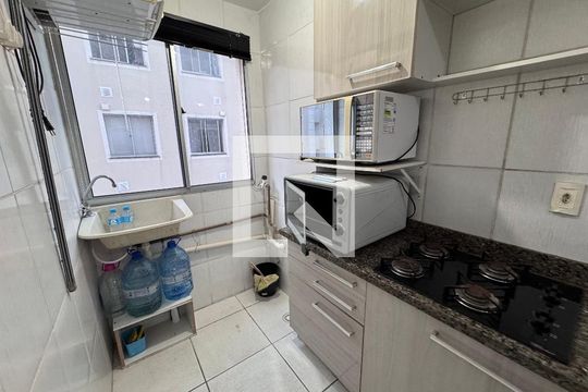 Cozinha de apartamento para alugar com 3 quartos, 52m² em Santos Dumont, São Leopoldo