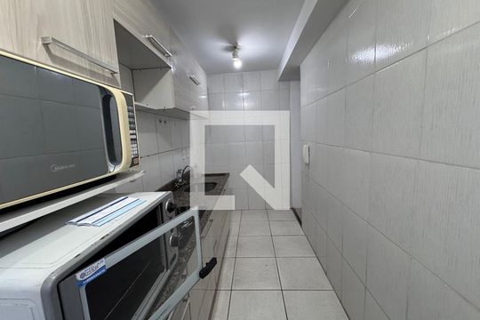 Cozinha de apartamento para alugar com 3 quartos, 52m² em Santos Dumont, São Leopoldo