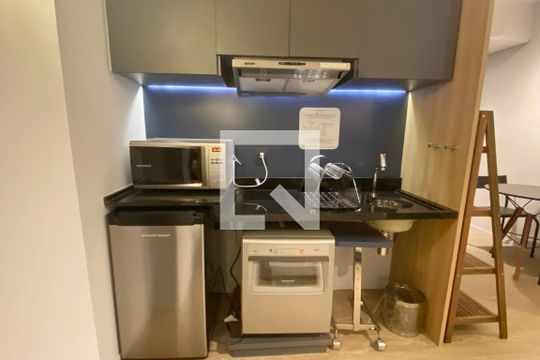 Cozinha de kitnet/studio para alugar com 1 quarto, 34m² em Alphaville Industrial, Barueri