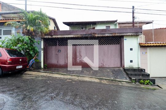 Fachada de casa à venda com 4 quartos, 330m² em Vila Francisco Mineiro, Guarulhos